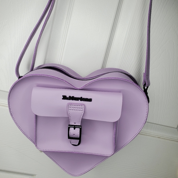 Dr. Martens Heart Shaped bag in color Lilac - Picture 3 of 6